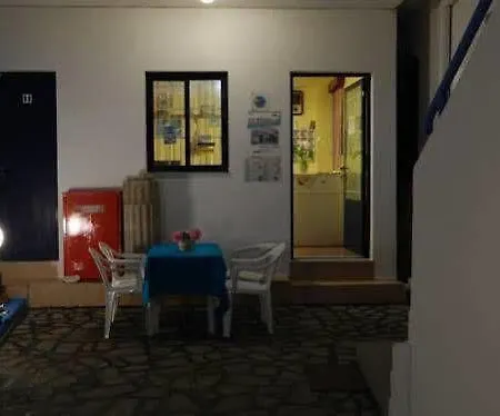 Afroditi Artemis Apartament *